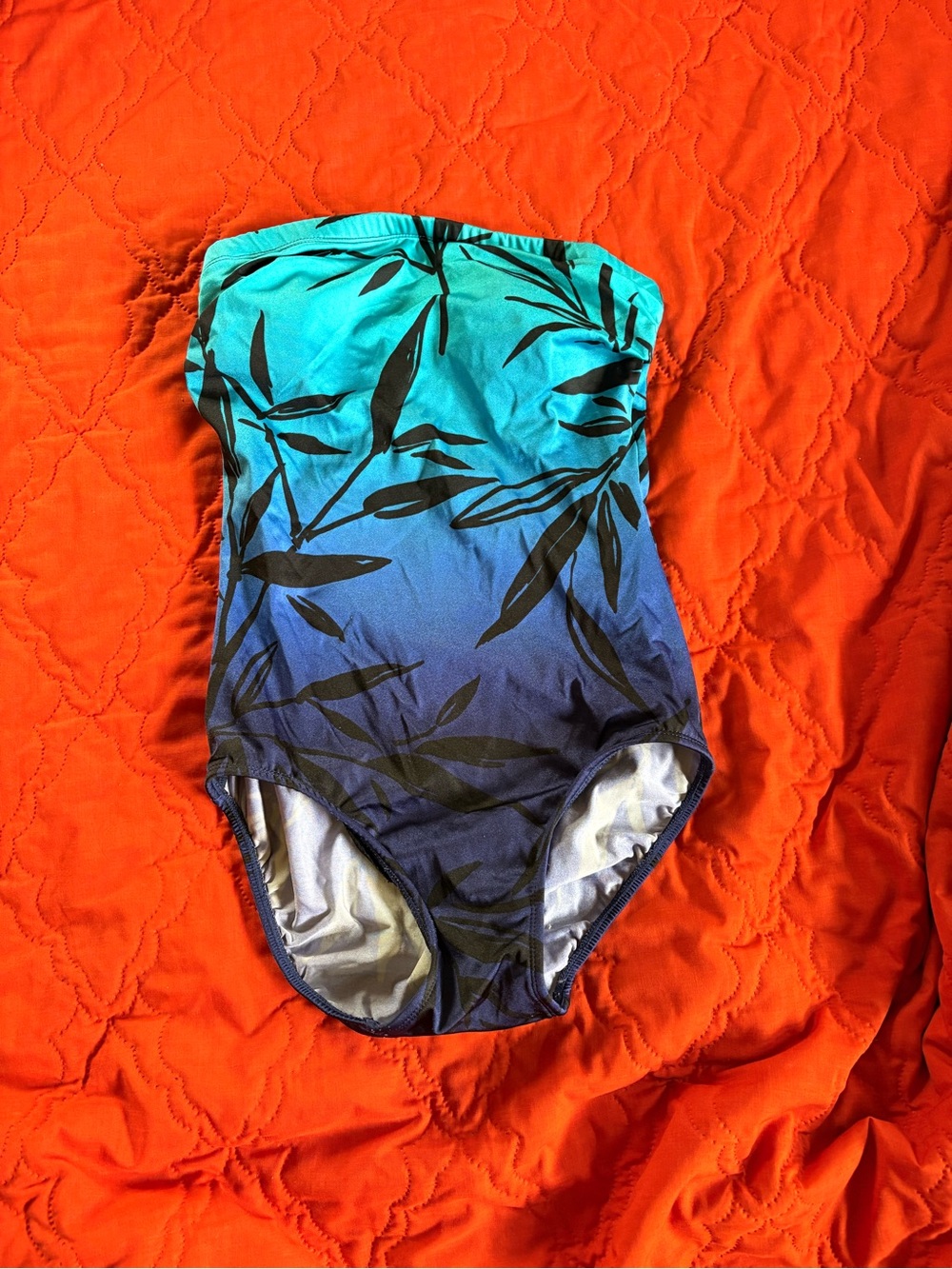 Strapless Ombre Leaf-Print One-Piece Swimsuit in Turquoise to Navy